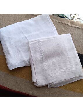 Set Of 2 White Damask Tablecloths Floral Pattern Pre-Owned Approx. 44x44" 40x60"